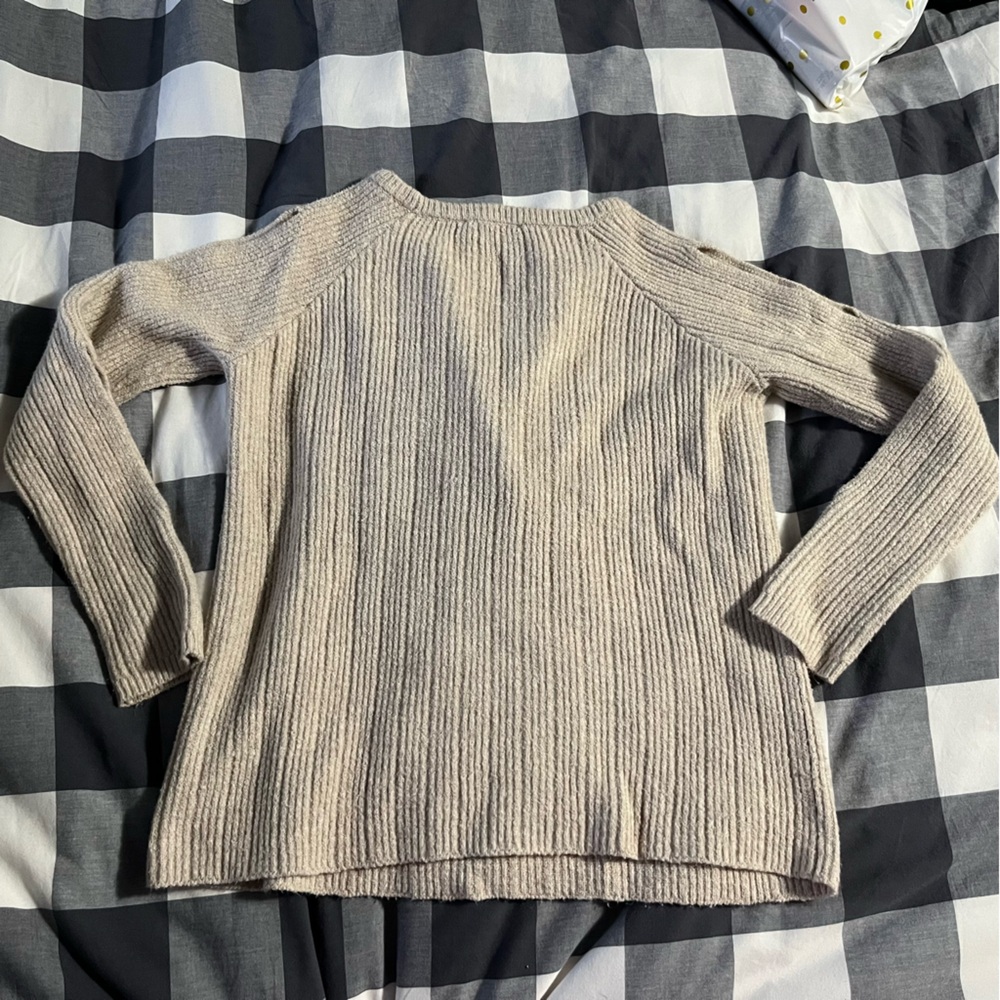 Sweater - Picture 5 of 5